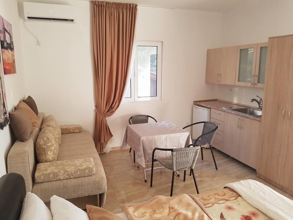 Apartments Stuart Utjeha Zewnętrze zdjęcie