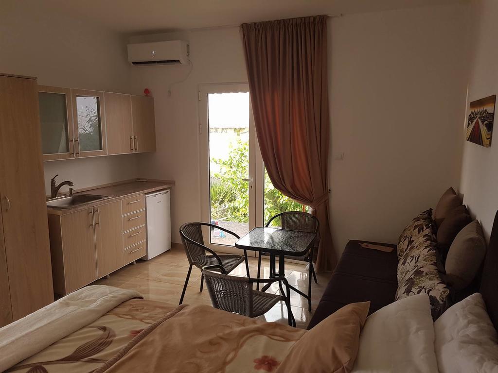 Apartments Stuart Utjeha Zewnętrze zdjęcie